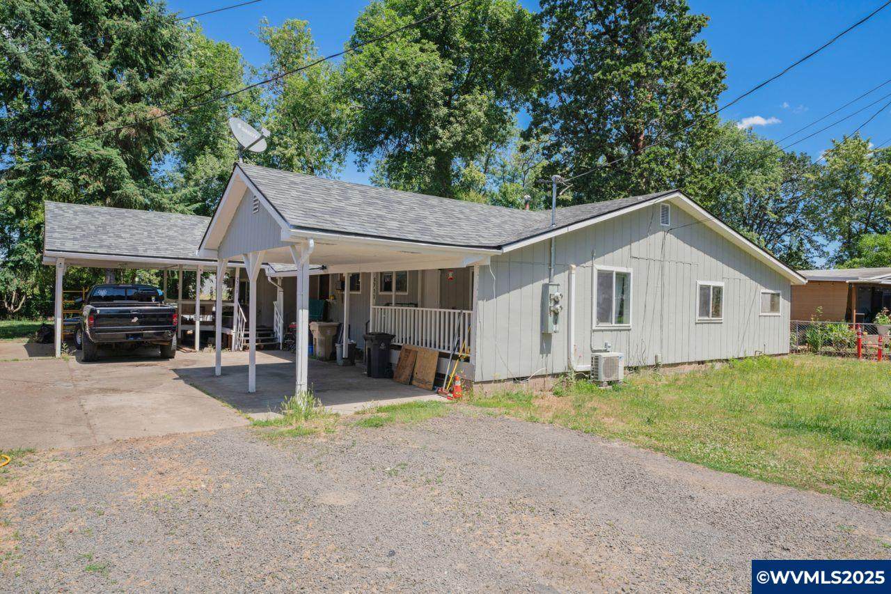 3711-3713 Earl - Photo 1