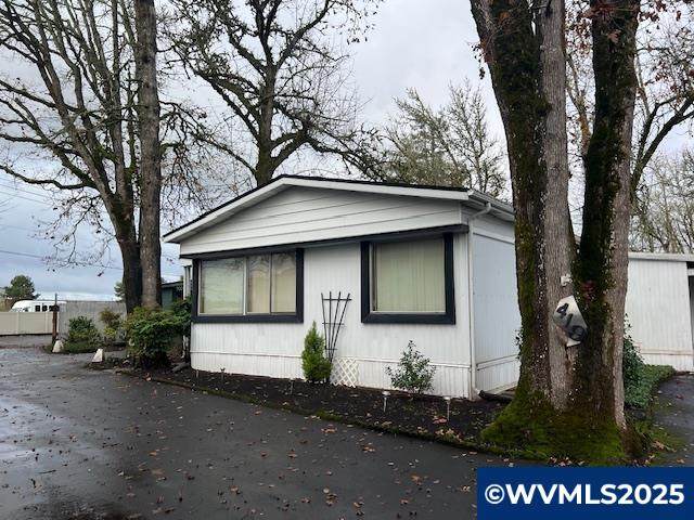 3100 Turner - Photo 1