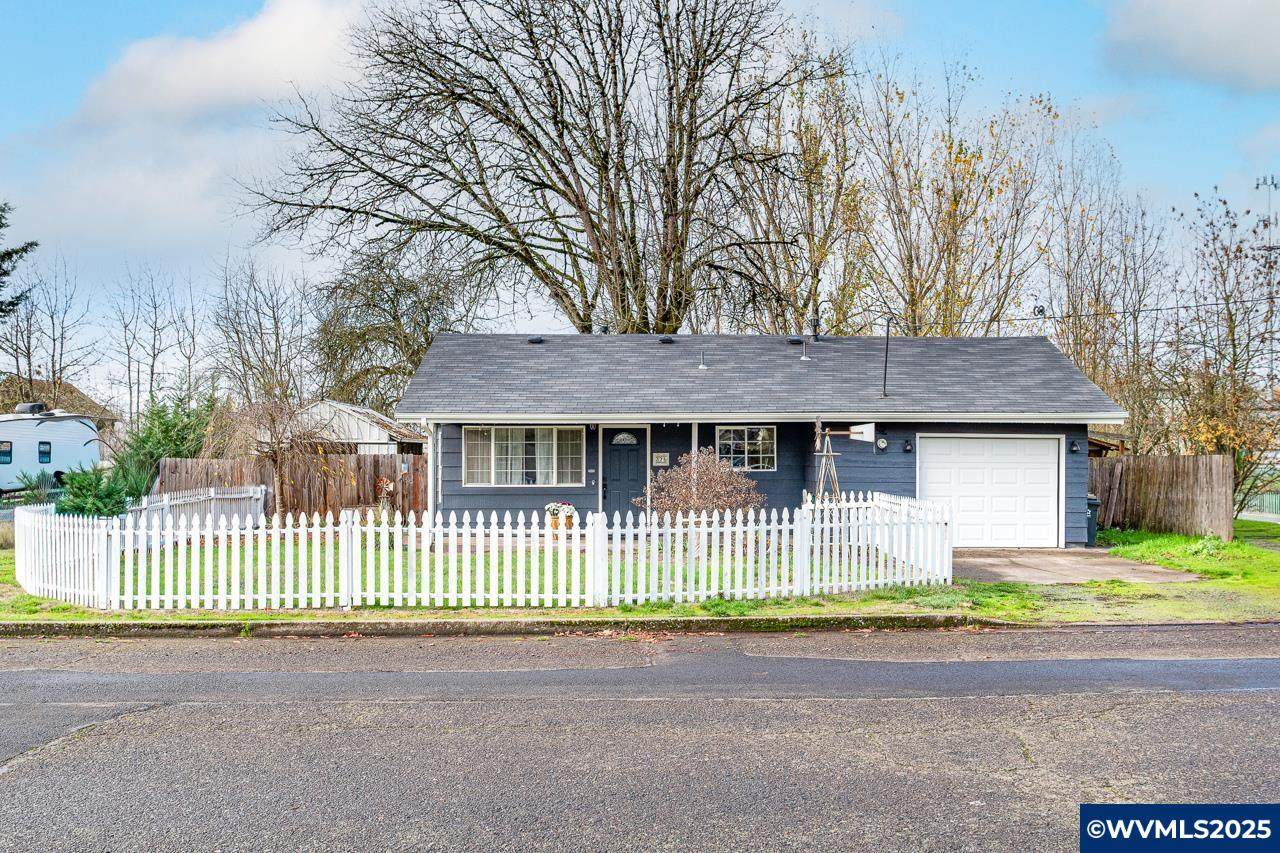 375 6th St - Photo 1