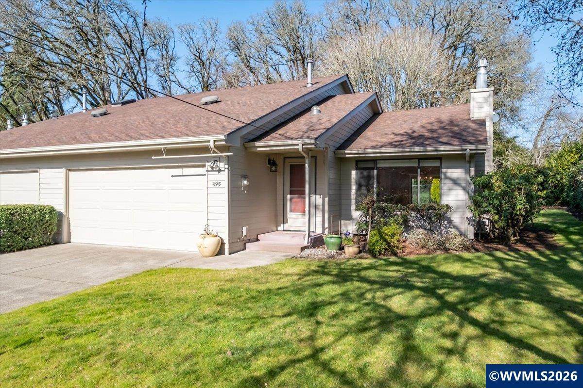 695 Fairview Av - Photo 1