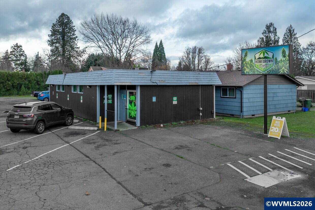 1803 Lansing - Photo 1