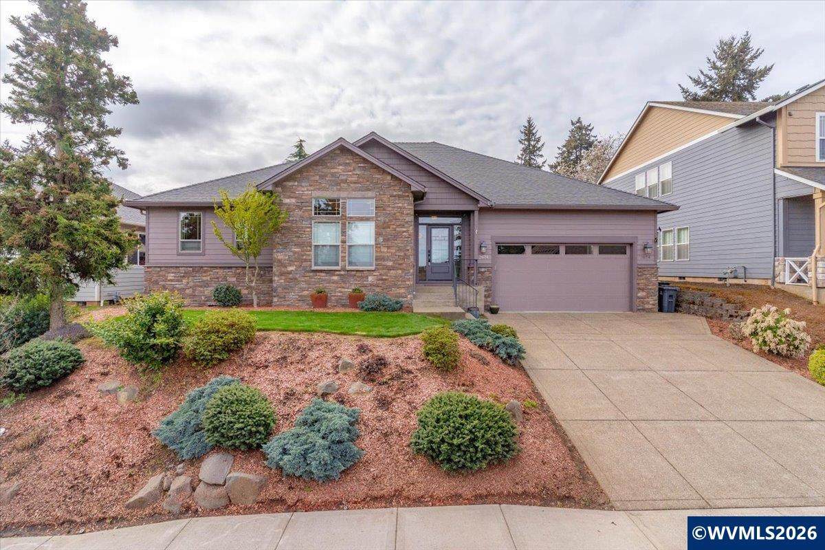 2074 Celeen Av - Photo 1