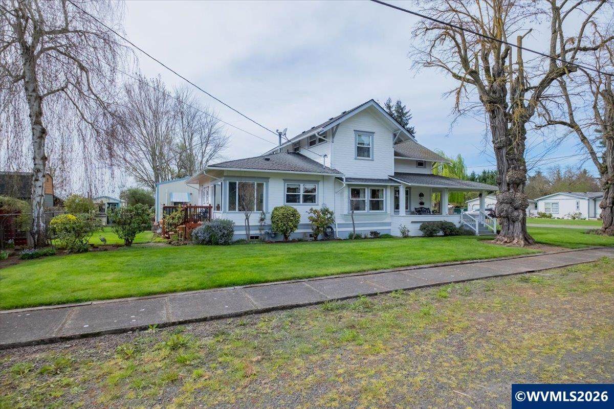 504 Washburn St - Photo 1