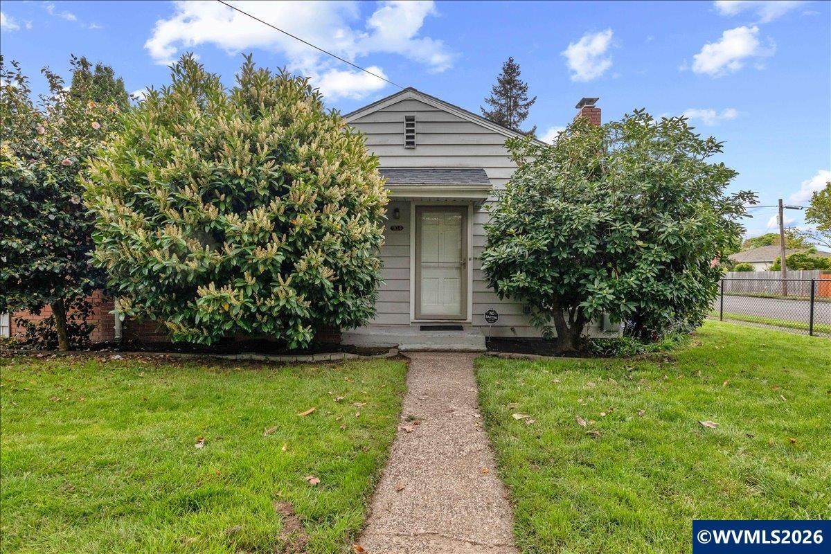 904 Waverly Dr - Photo 1