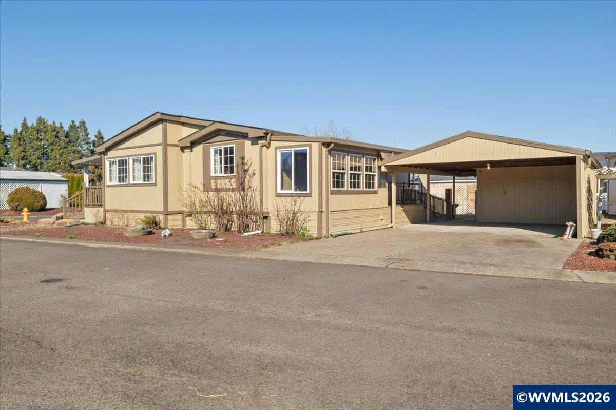 2410 Lancaster - Photo 1
