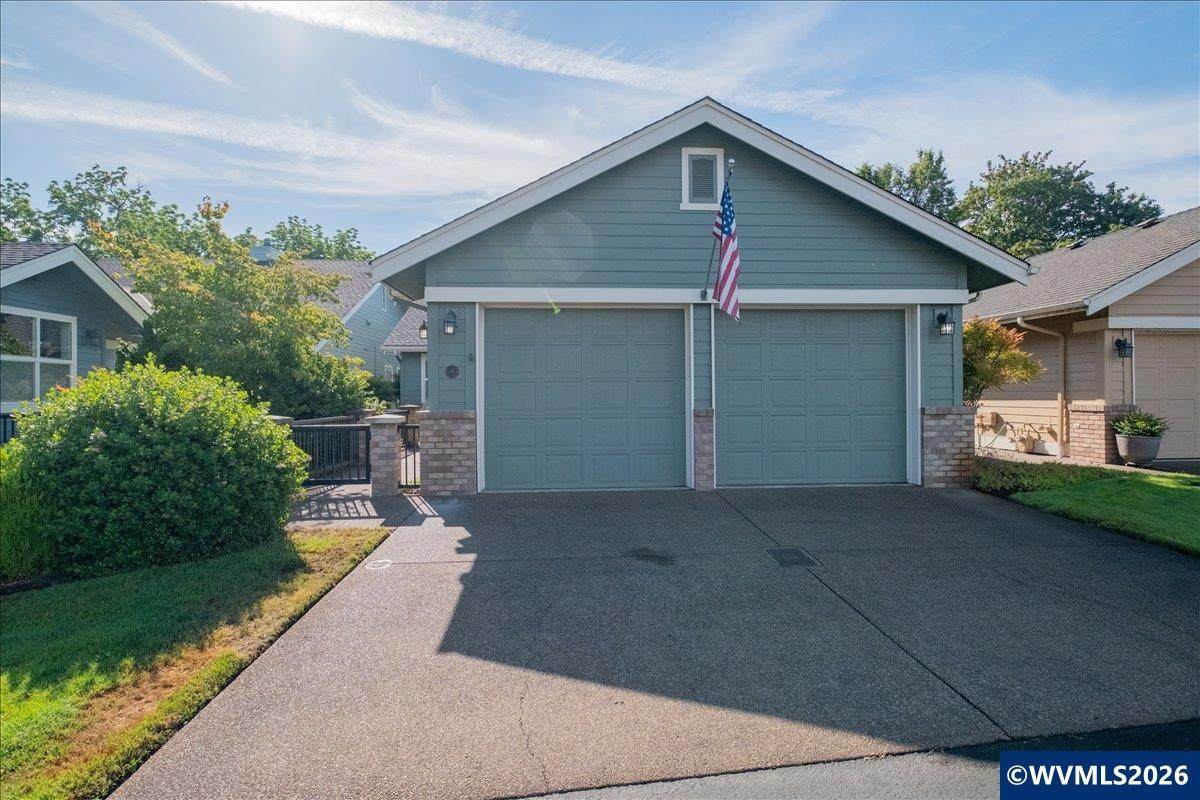 643 Spyglass Ct - Photo 1