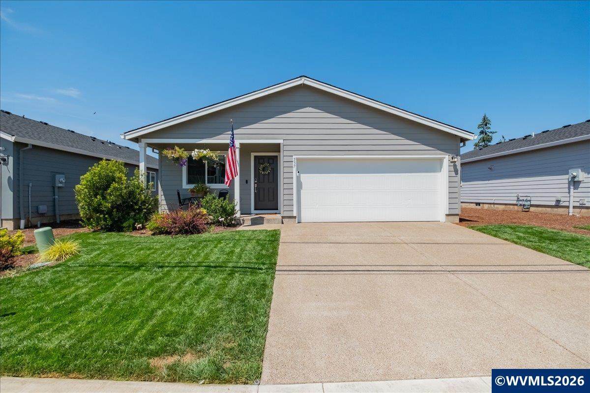 537 Russell Dr - Photo 1