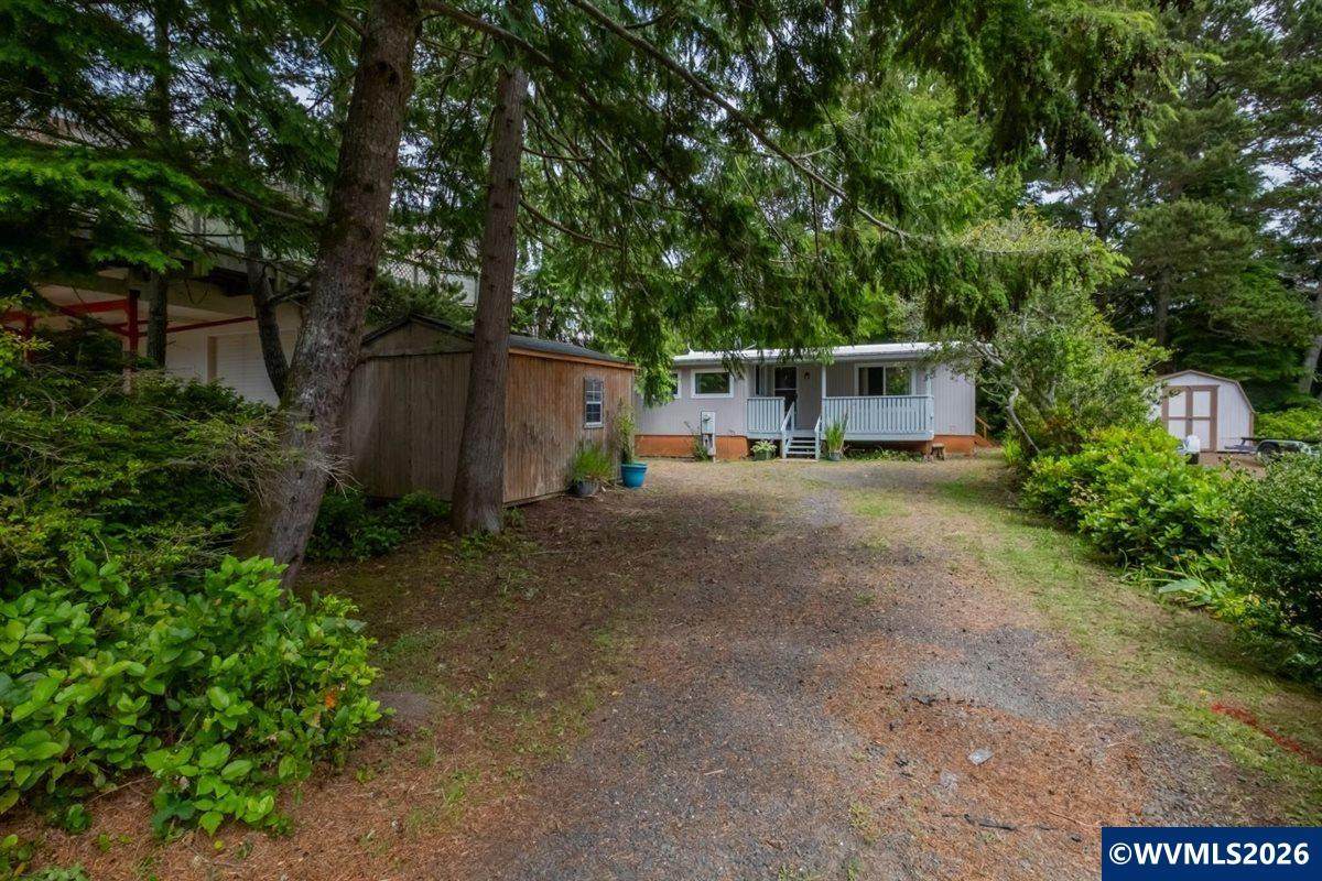 220 Hazelton Pl - Photo 1
