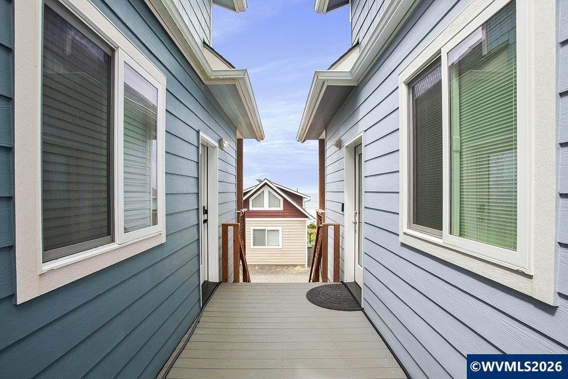 https://bt-photos.global.ssl.fastly.net/salem/orig_boomver_1_843399-2.jpg