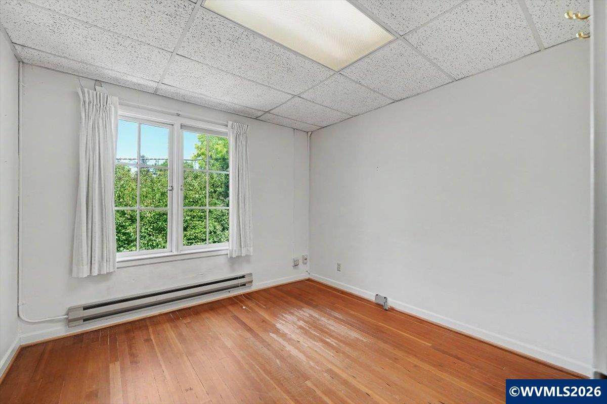 https://bt-photos.global.ssl.fastly.net/salem/orig_boomver_1_843994-3.jpg