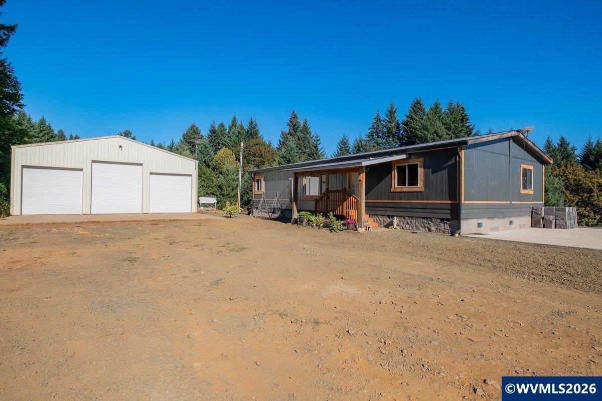 660 Harrington Rd - Photo 1