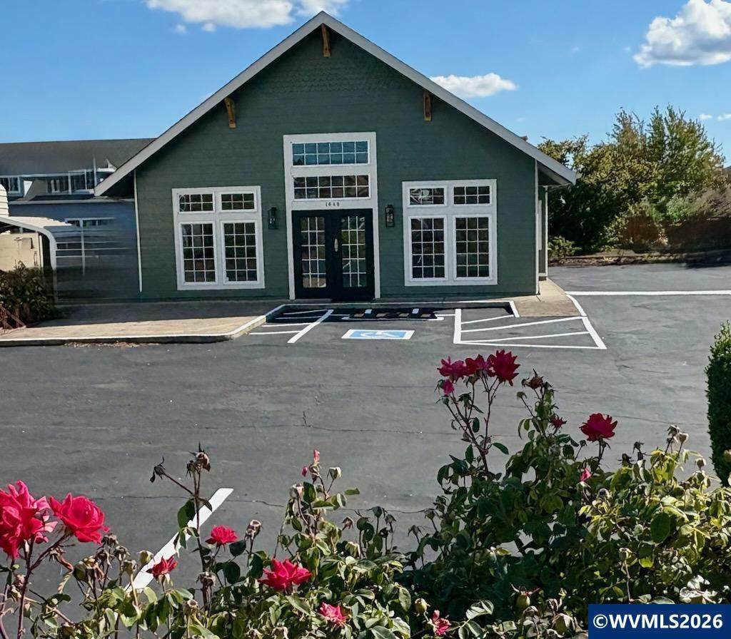 1640 Main - Photo 1