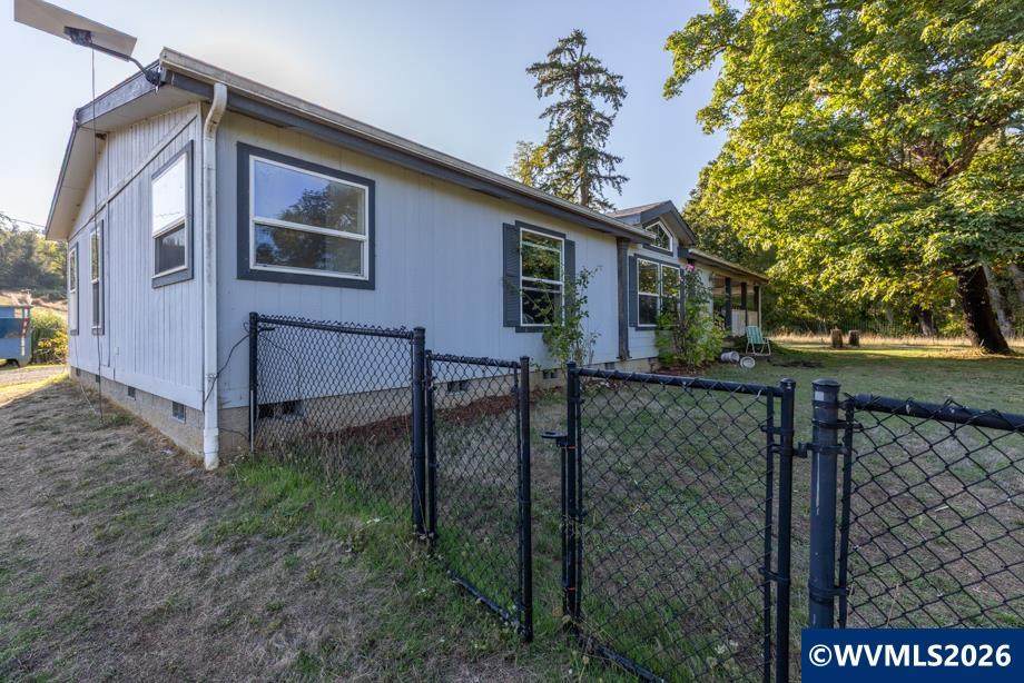 9445 Mcbeth Rd - Photo 1