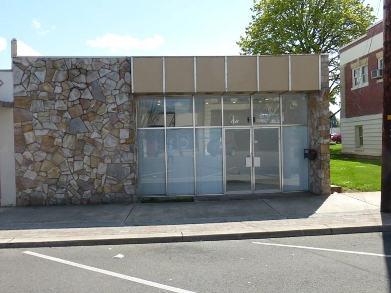 171 Court - Photo 1