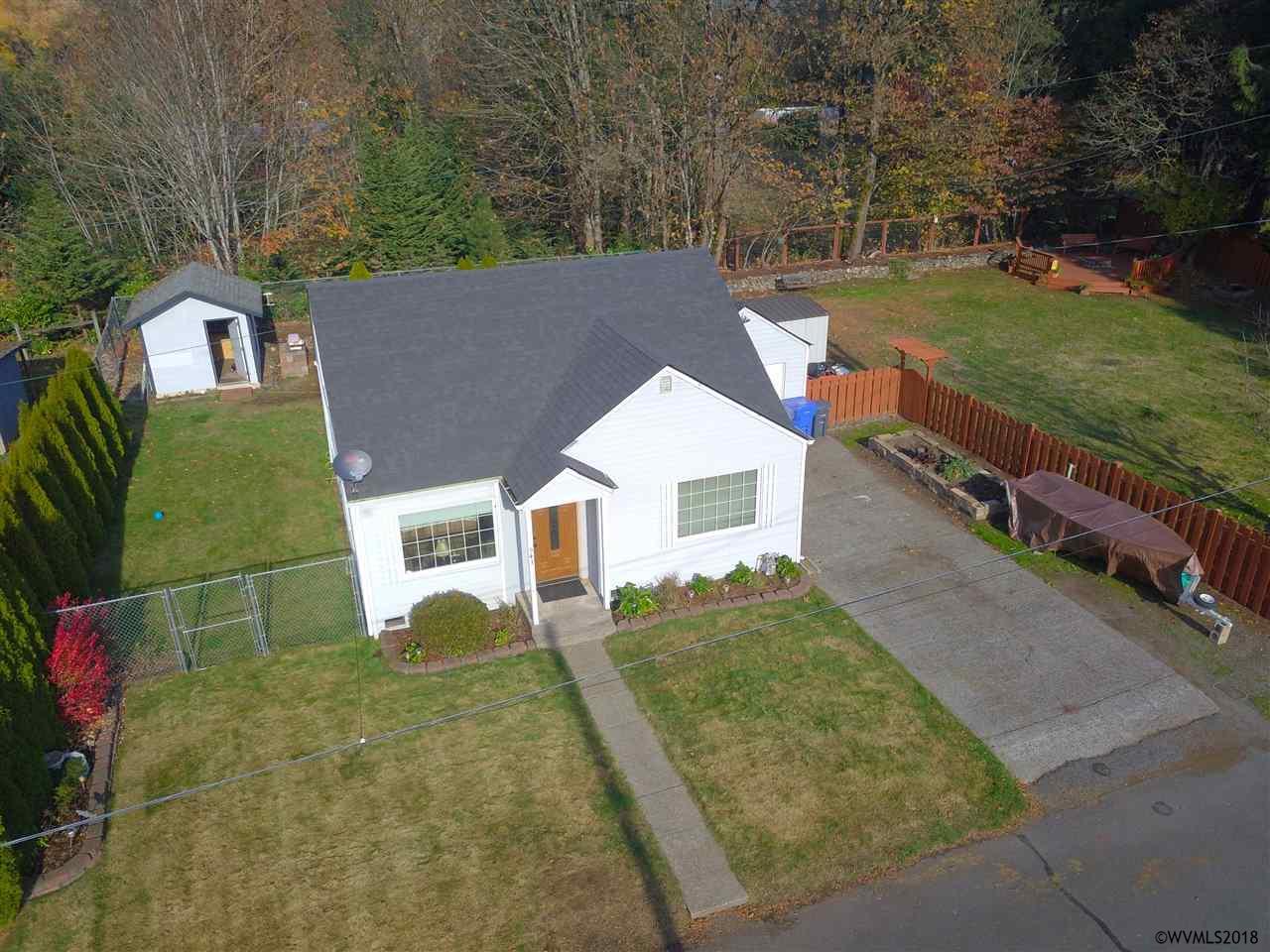 543 Birch St - Photo 1