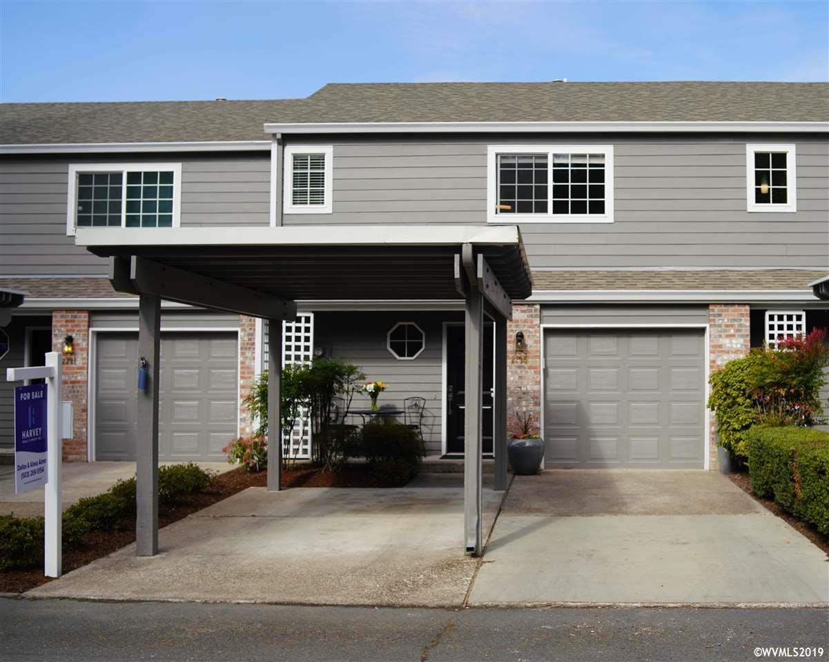 2215 Crestview Dr - Photo 1