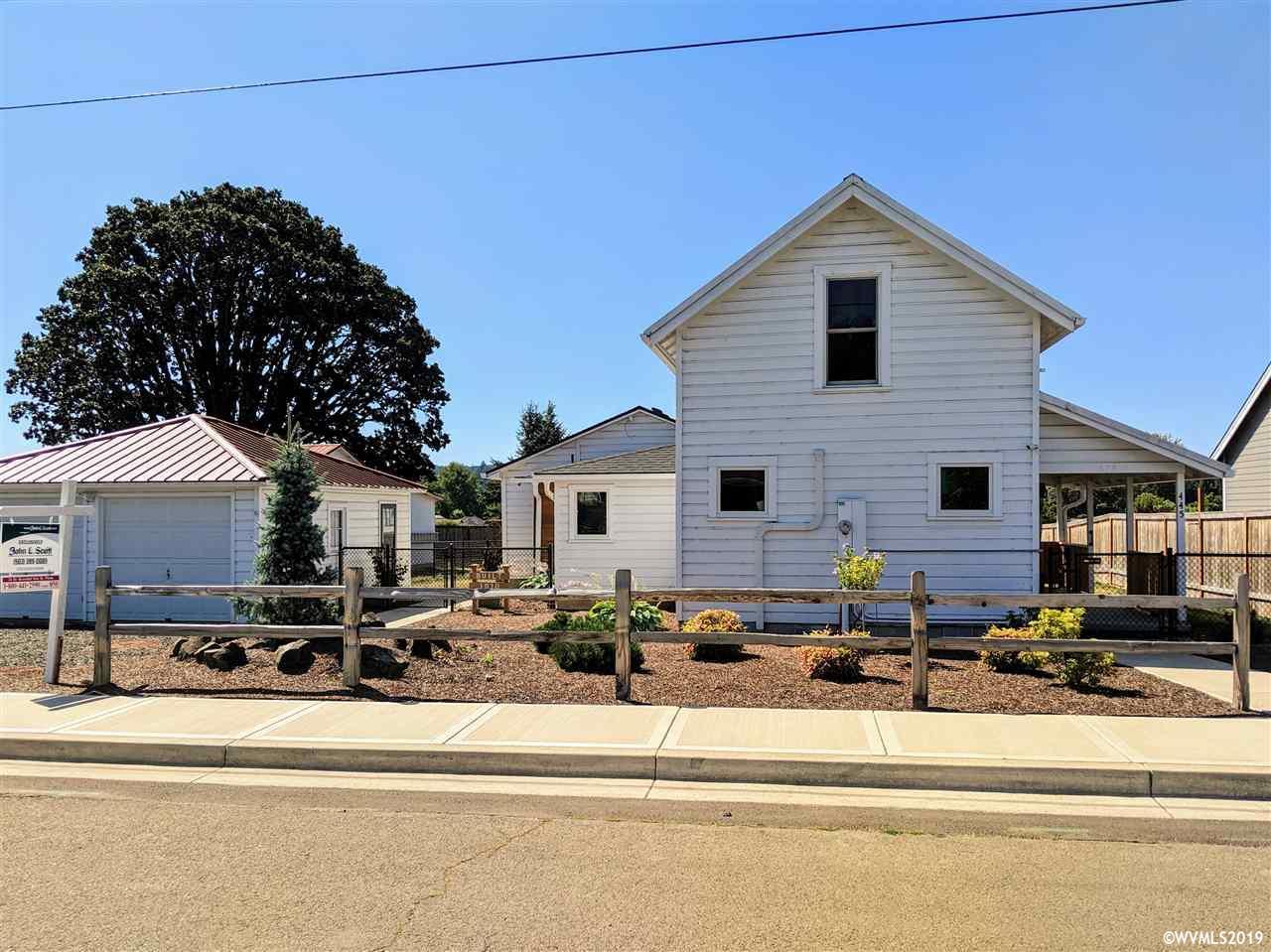445 Academy St - Photo 1