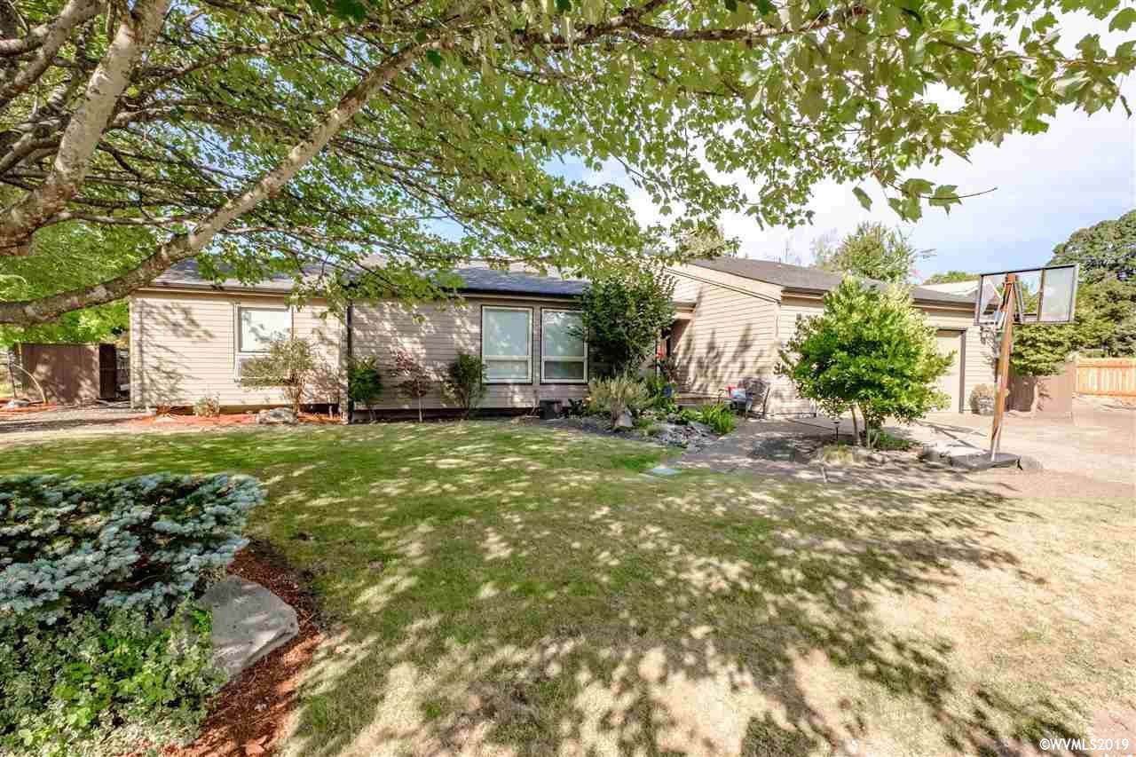 1135 Lakewood Dr - Photo 1