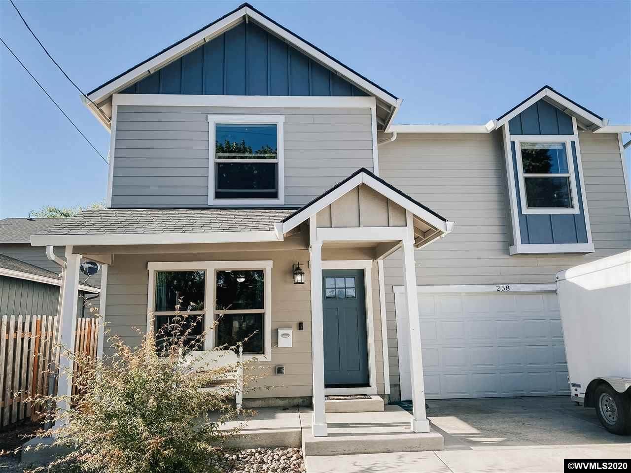 258 Grand St - Photo 1