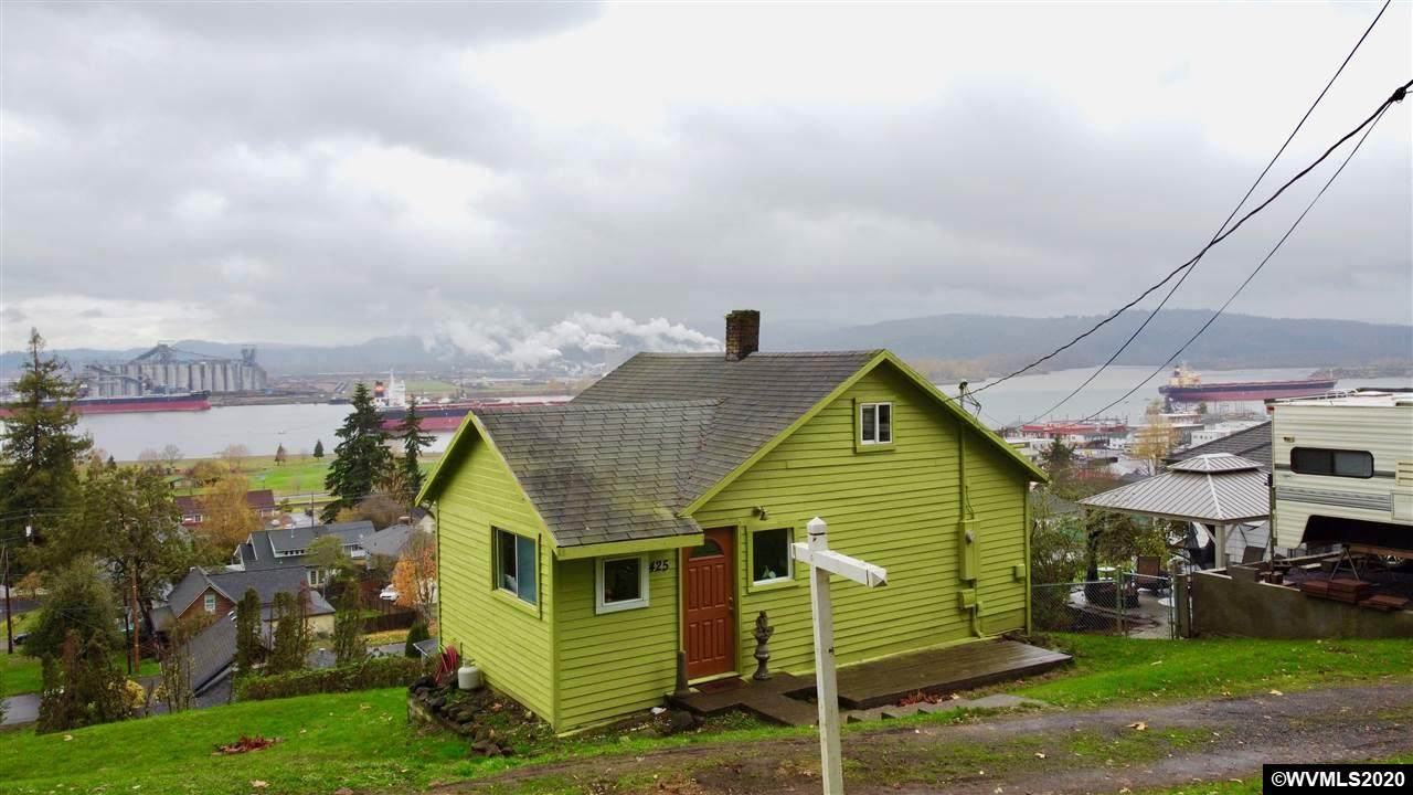 425 E St - Photo 1