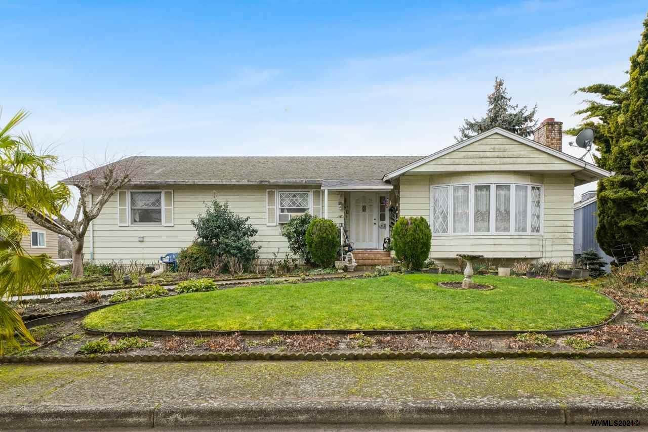 670 Smith - Photo 1