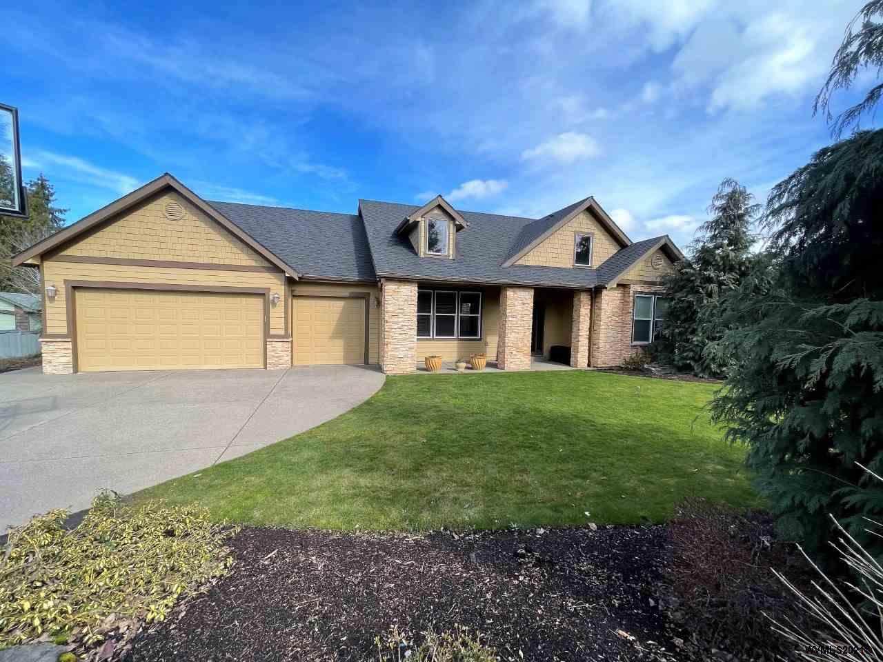 1635 Summit Ct - Photo 1