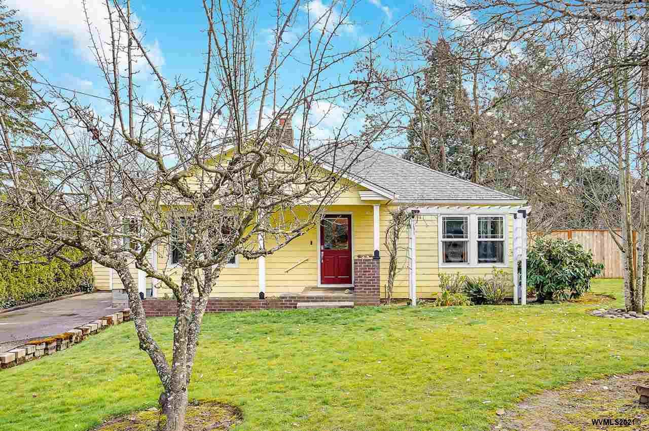 3234 Pioneer Dr - Photo 1