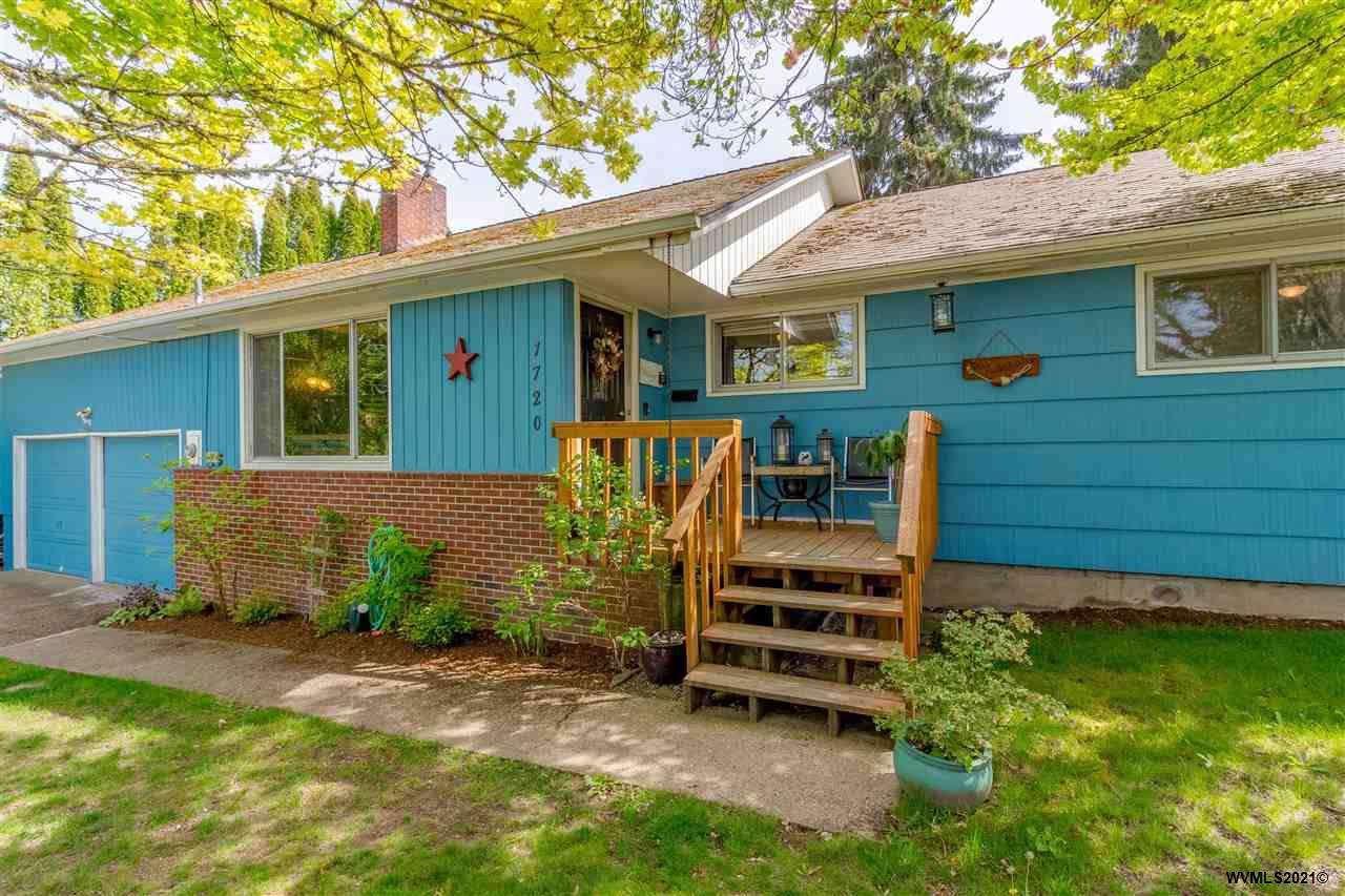 1720 Corina Dr - Photo 1