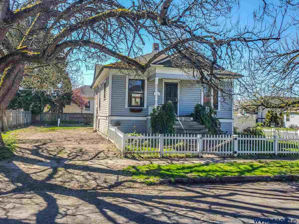 1006 4th Av - Photo 1