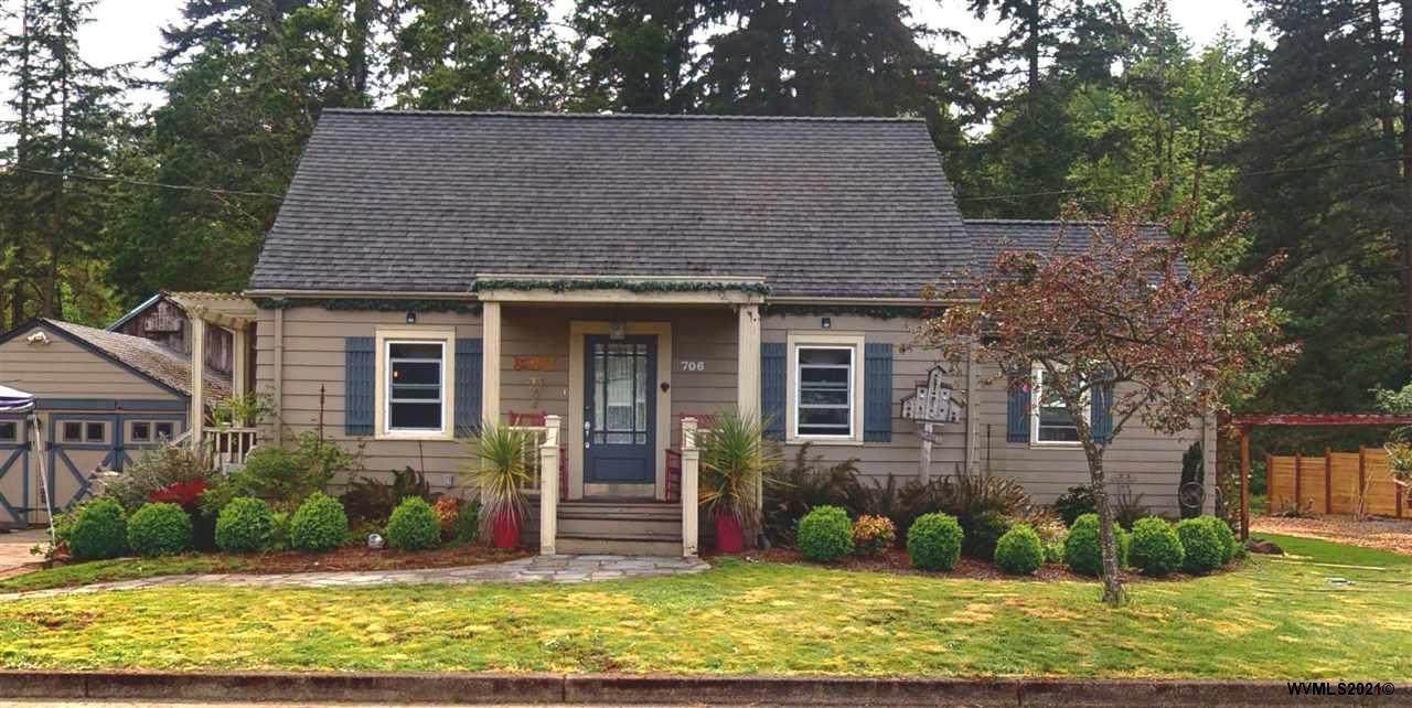 706 Hicks St - Photo 1