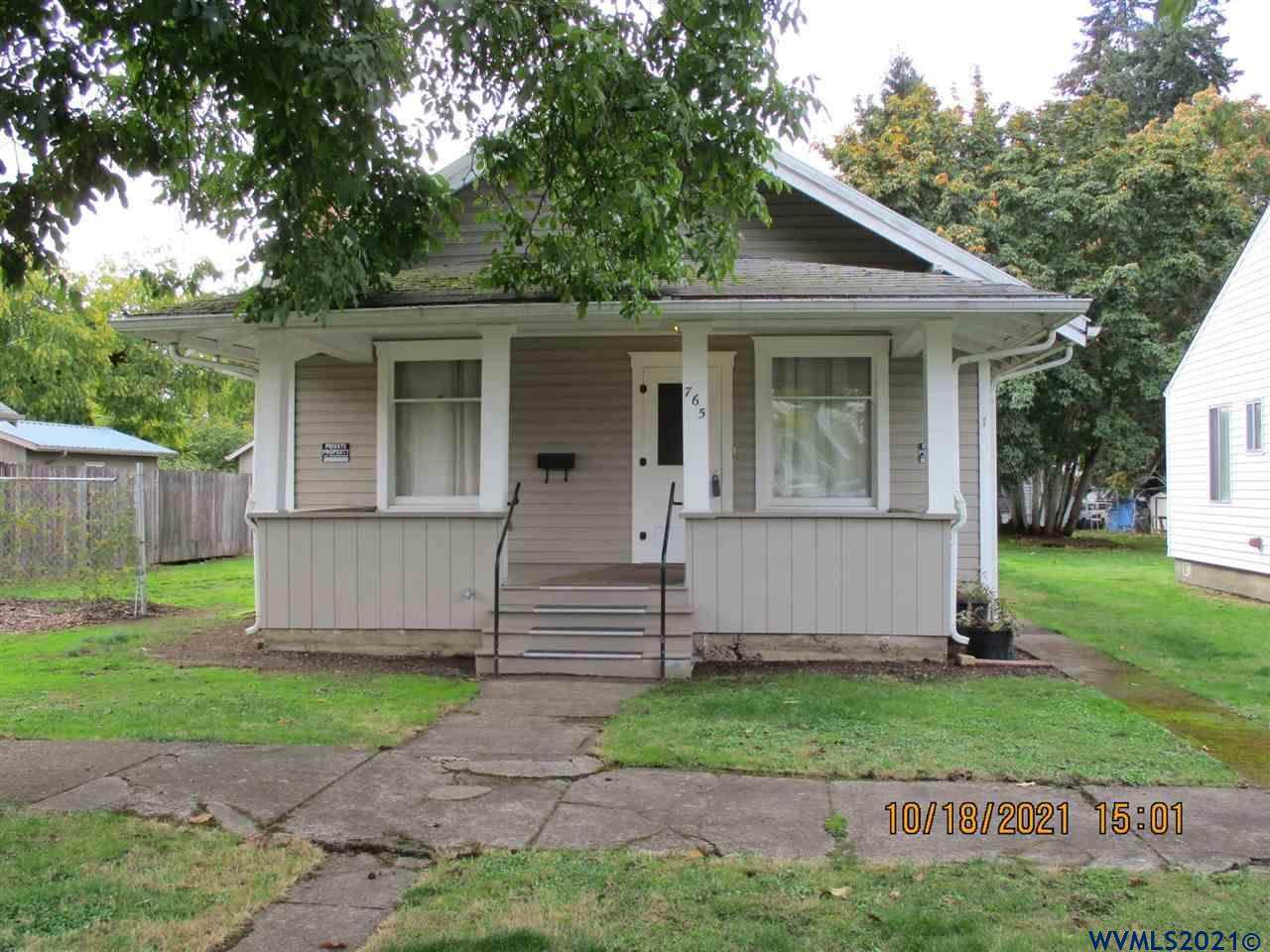 765 19th St - Photo 1