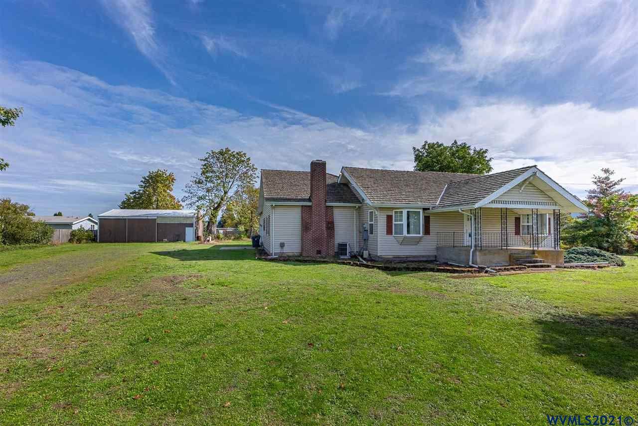 1105 6th St - Photo 1
