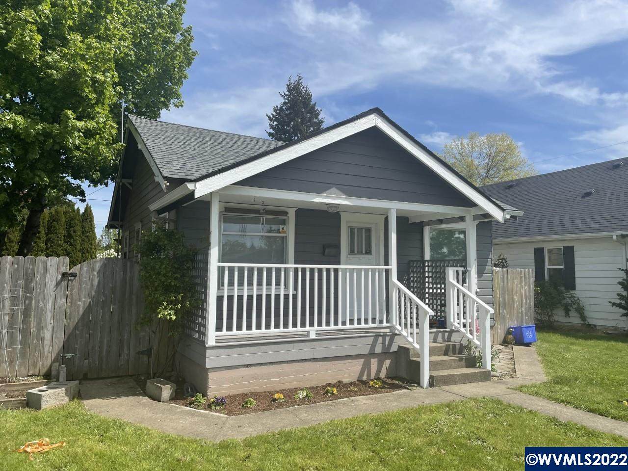 2320 5th St - Photo 1