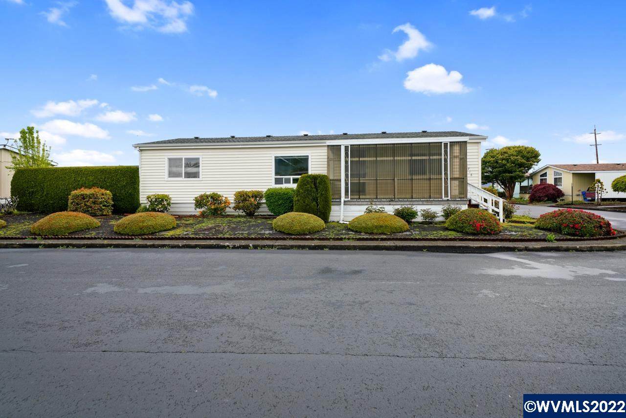 2716 Oakland - Photo 1