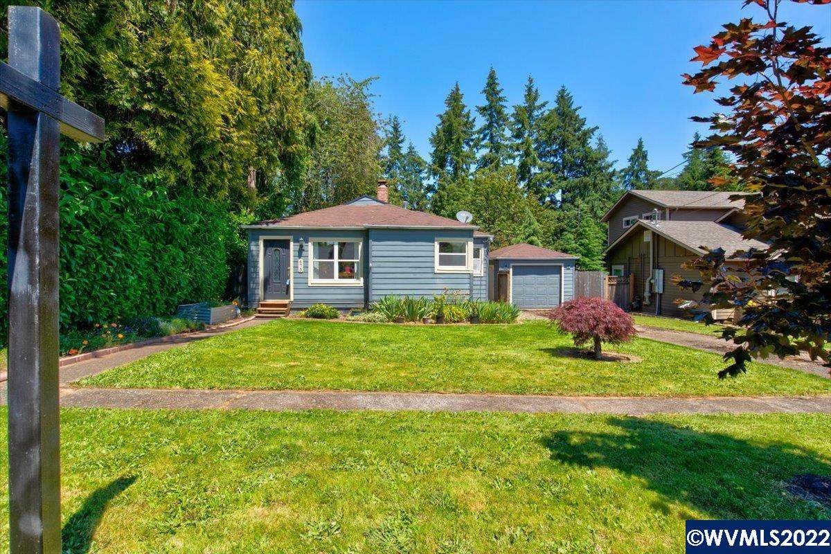 675 Charles Av - Photo 1