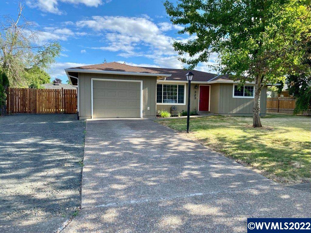 323 Gentle Av - Photo 1