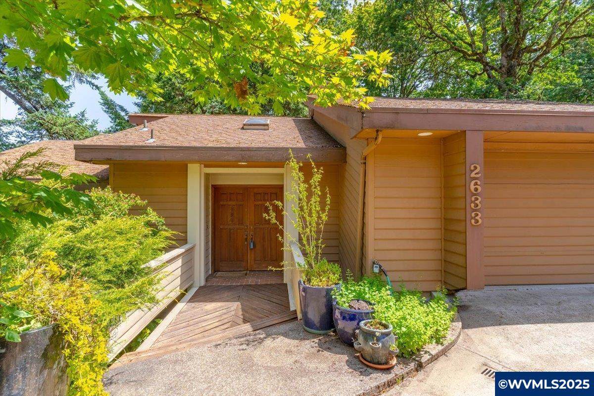 2633 Lupine Pl - Photo 1