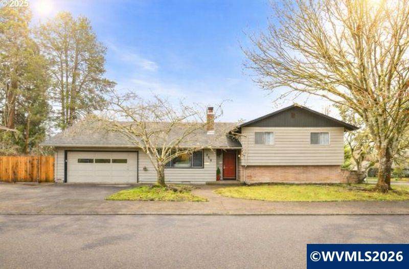 815 Merrie Dr - Photo 1