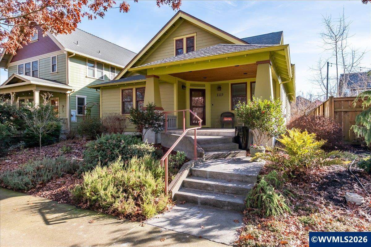 1115 Gwinn St - Photo 1