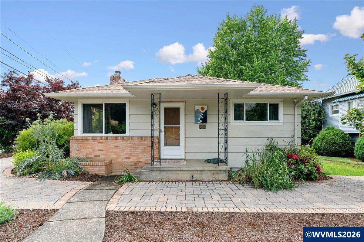 303 Mill St - Photo 1