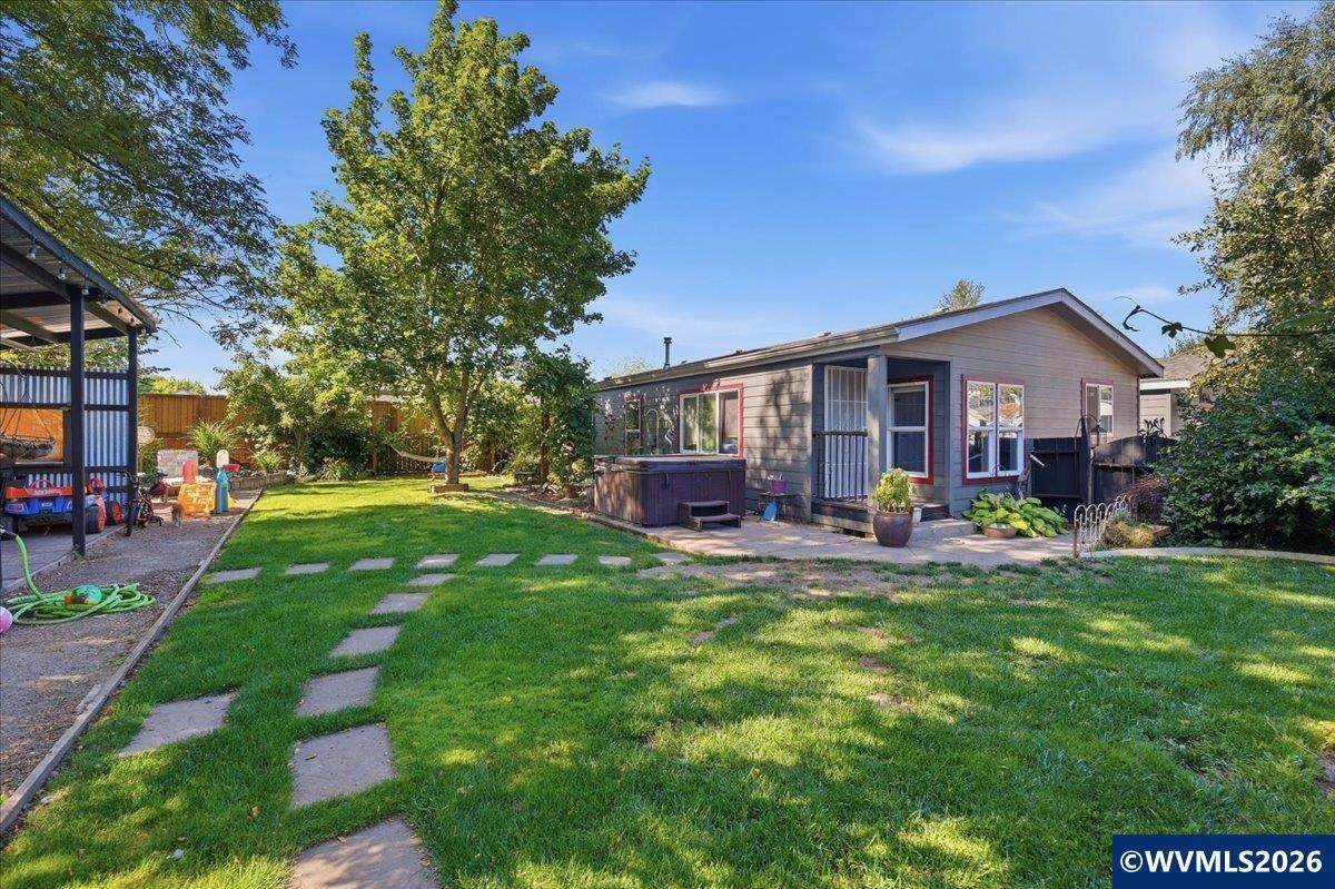 4260 Glenwood Dr - Photo 1