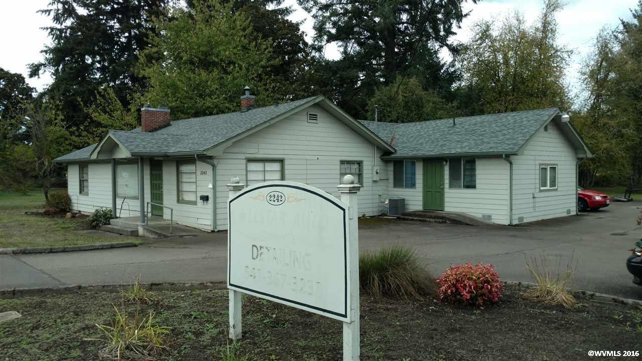 2242 Main - Photo 1