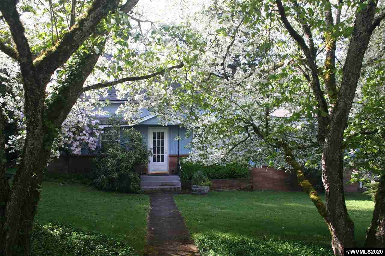 718 Main St - Photo 1