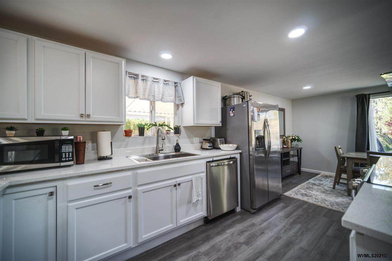 3192 Turner - Photo 1