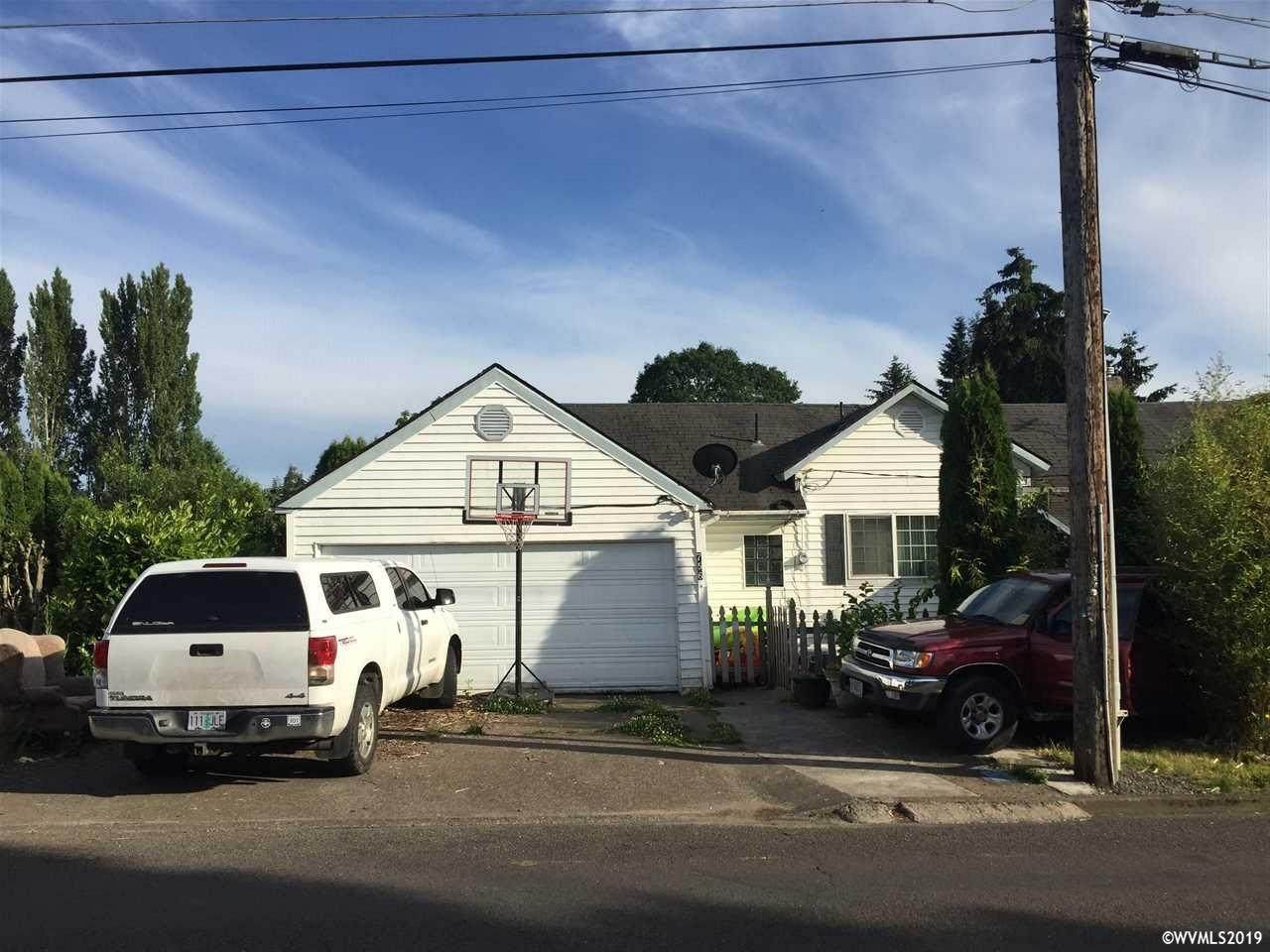 756 Lincoln St - Photo 1