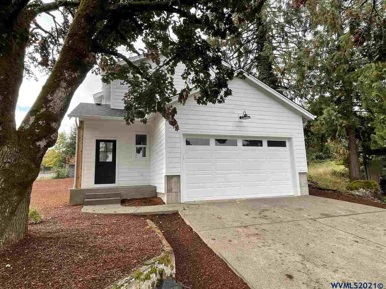 3221 12th St - Photo 1