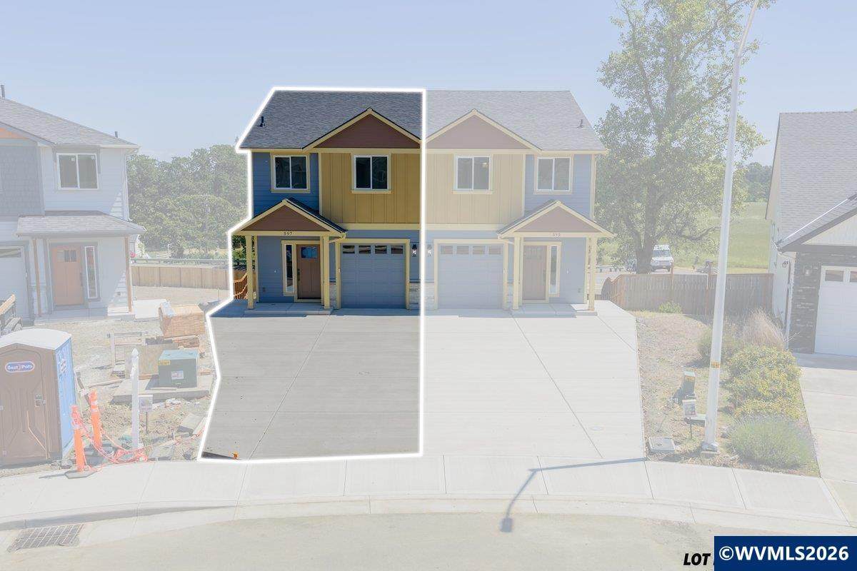 597 Evergreen Av - Photo 1