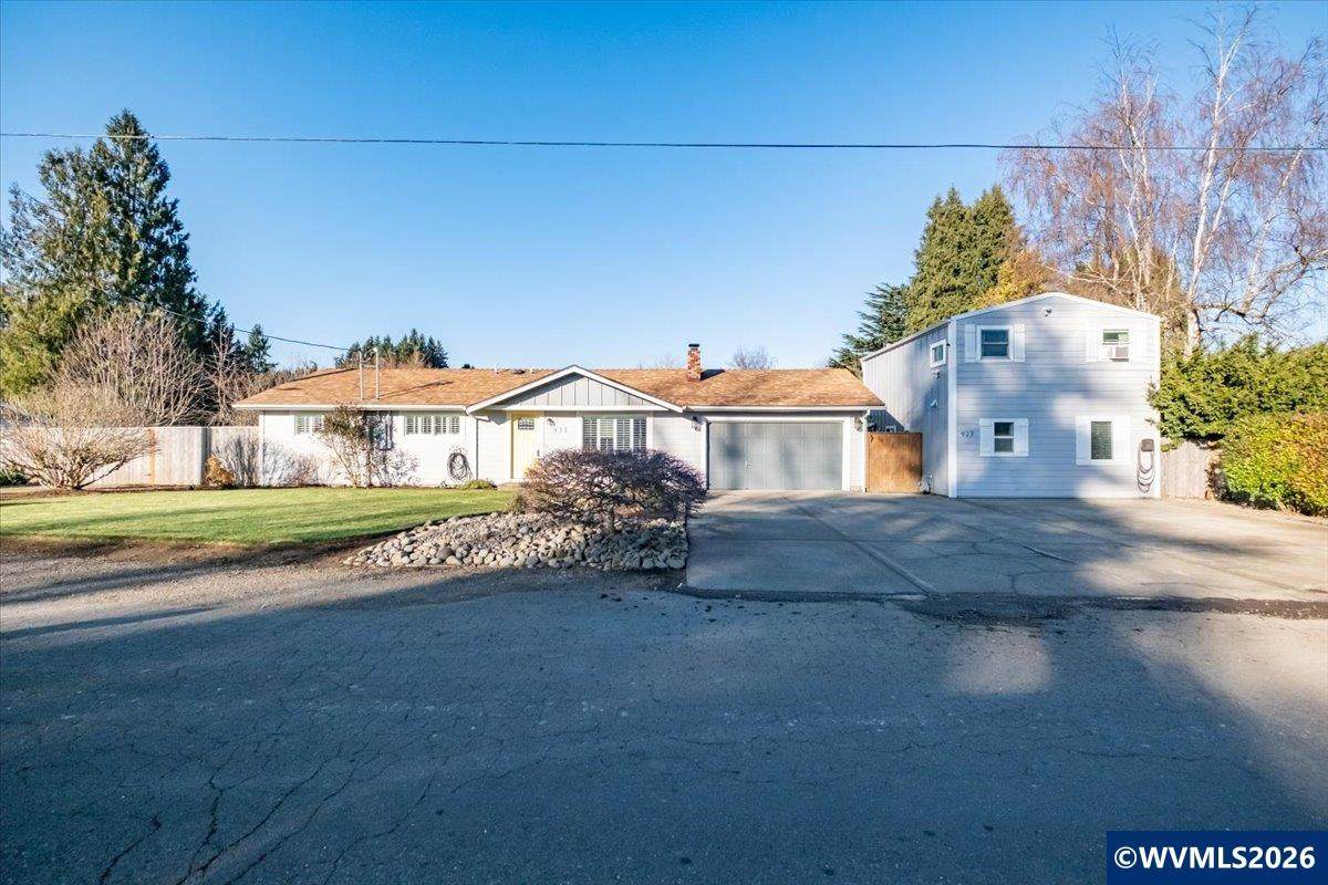 931 Orchard St - Photo 1