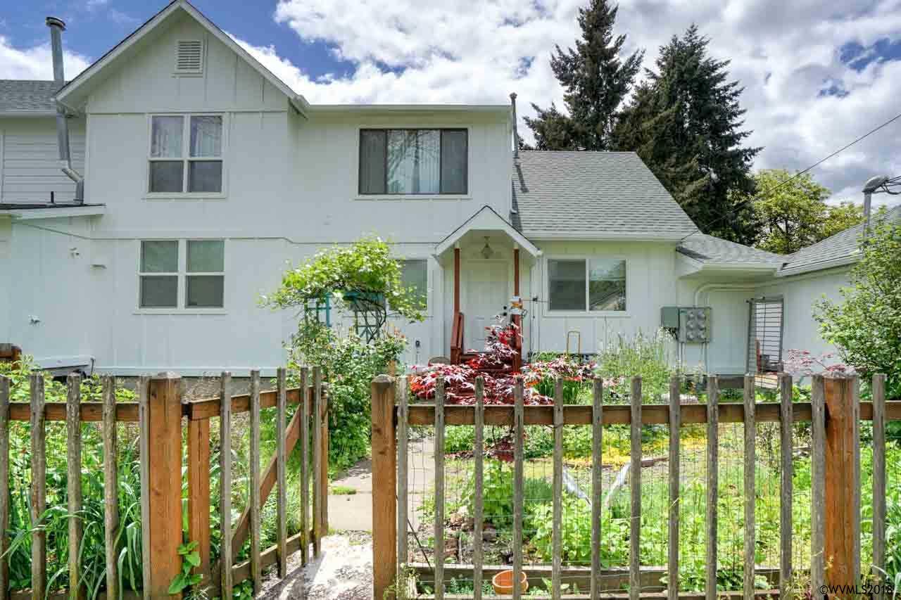 542 11th - Photo 1