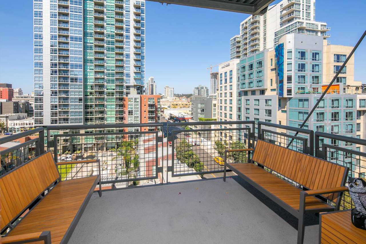 877 Island Avenue - Photo 1